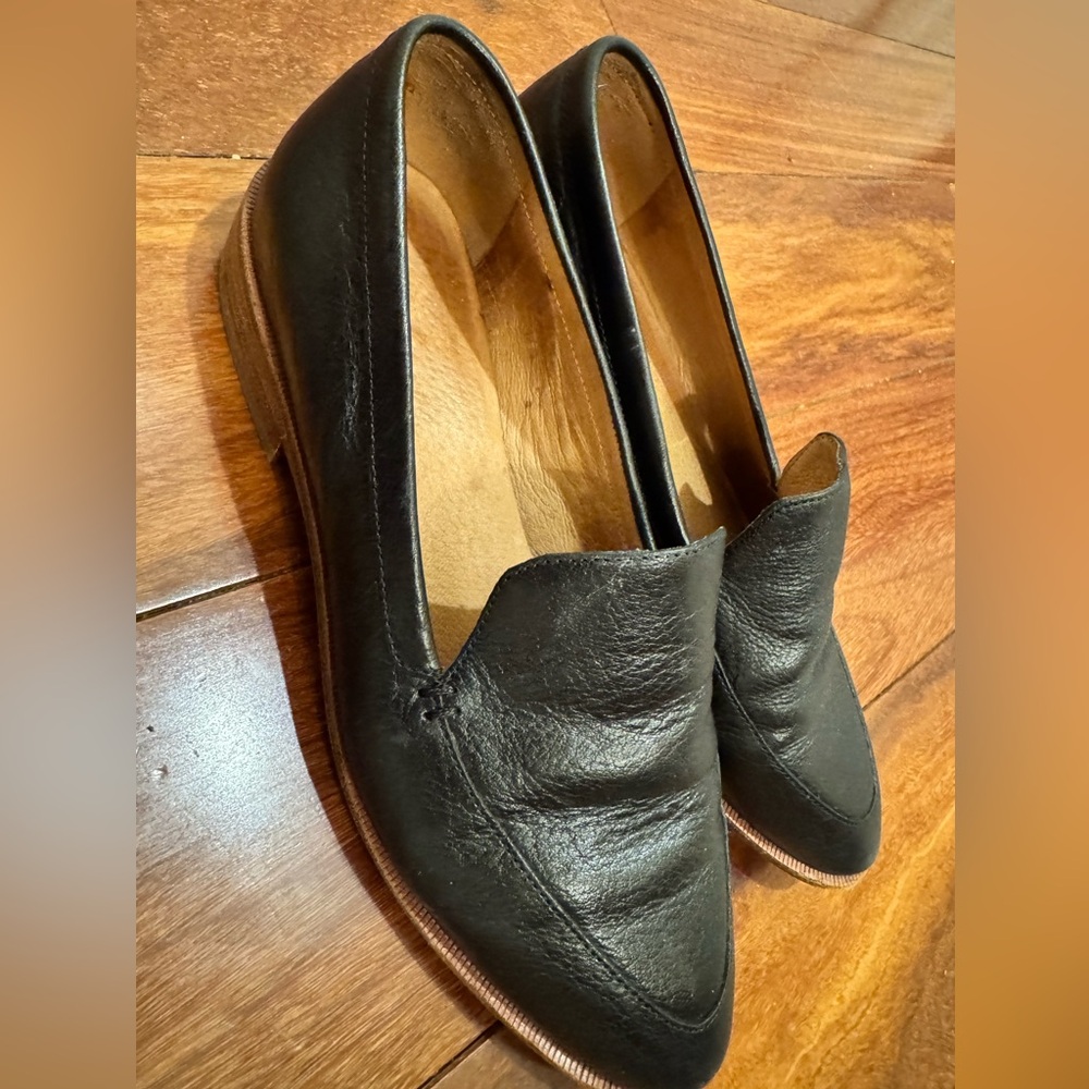 ✨ Madewell Black Leather Loafers – Classic Slip-On Flats